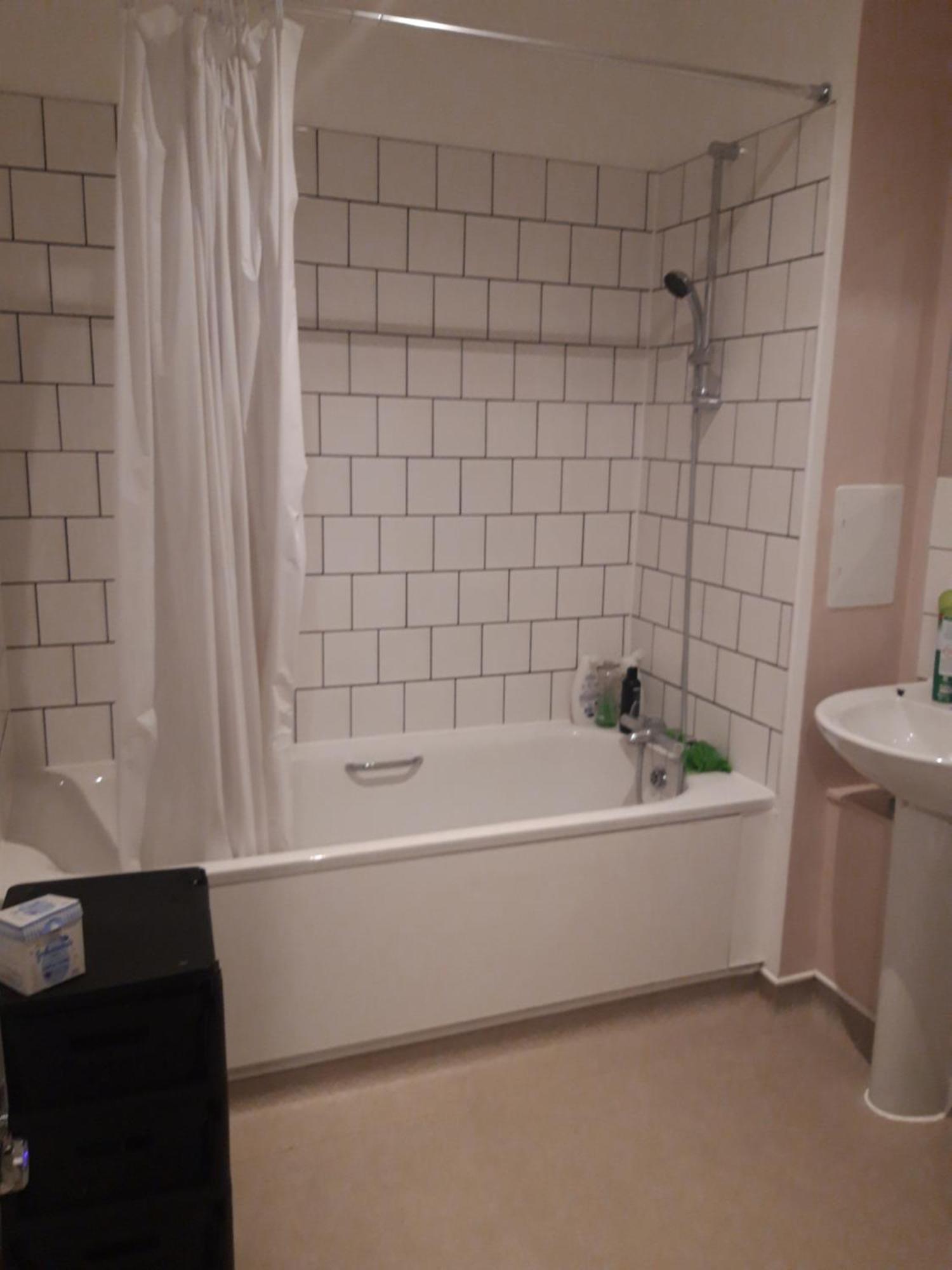 1bedroom Flat With Balcony *